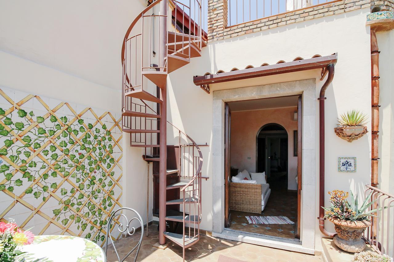 Apartament The Charme Of Sicily Taormina Zewnętrze zdjęcie